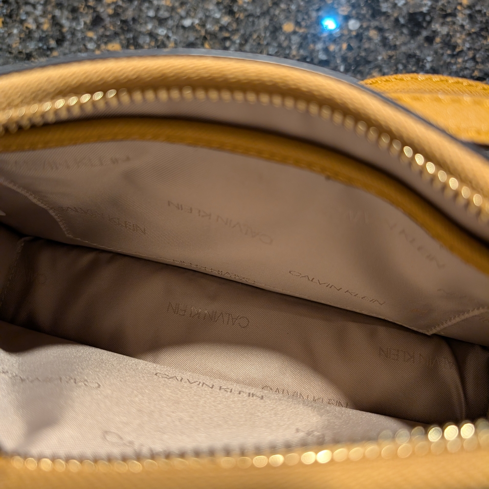 Calvin Klein Yellow Crossbody Bag - Picture 5 of 6